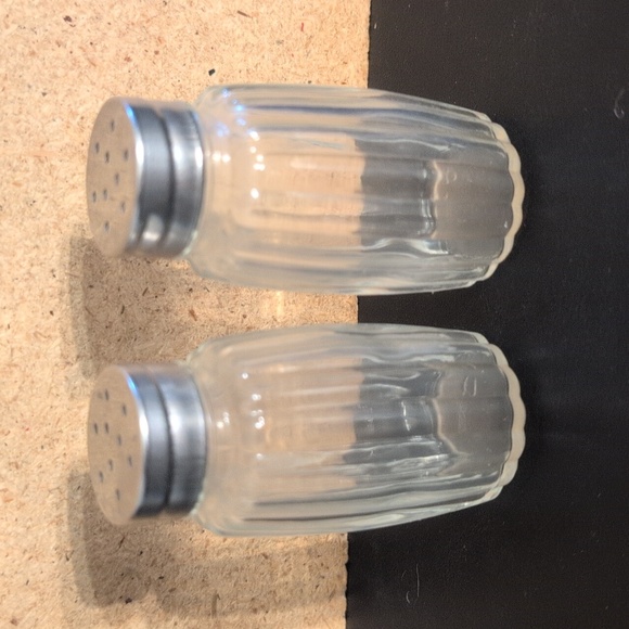 Chicken and Cart Salt & Pepper Shaker Holder - Picture 11 of 13